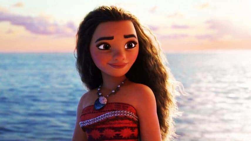 Moana in front of the ocean
