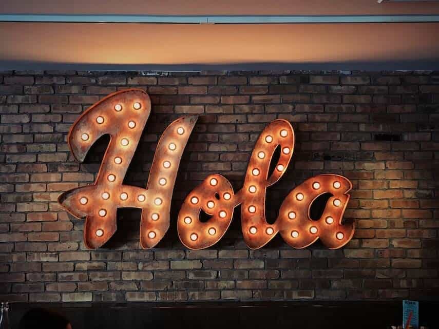 Hola sign in lights