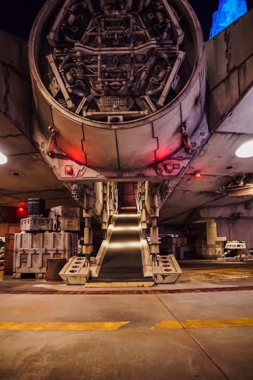 Back of a grey spaceship, with ramp leading inside